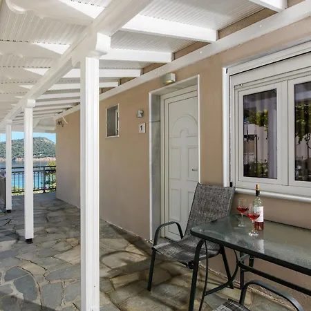 Roula Apartment Koinira