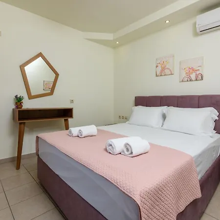 Roula Apartment Koinira